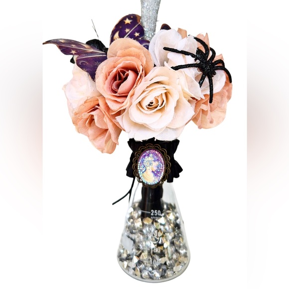 Iridescent Cameo Adorned Science Beaker Dark Ruffles Vase w/ Filler - Picture 1 of 13